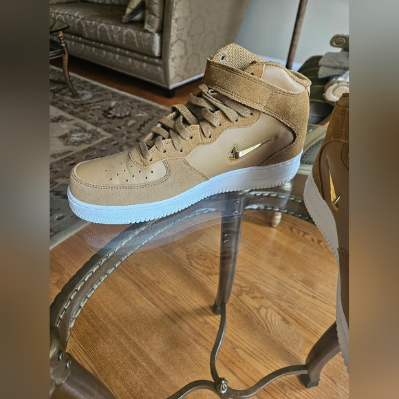 NWT Nike Air Force 1 Mid 07 Lv8 Muted Bronze / Metallic Gold - Picture 4 of 15